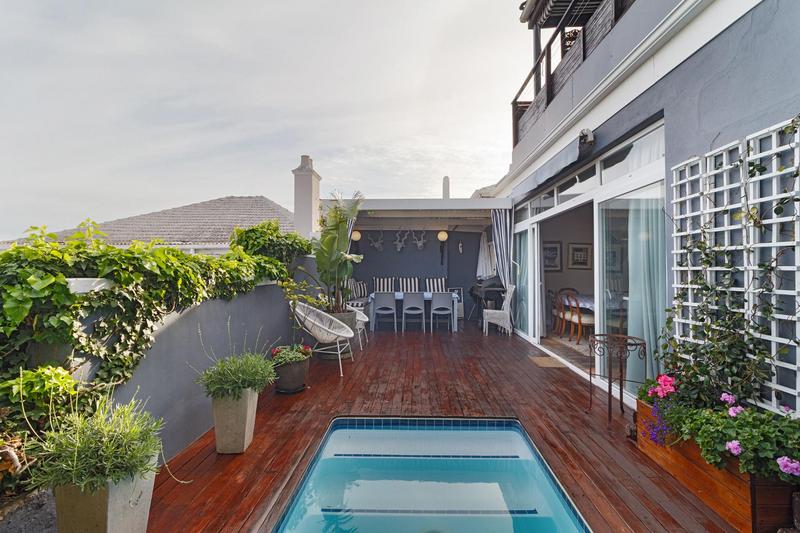 2 Bedroom Property for Sale in Sea Point Western Cape